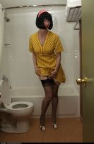 S_juliabathroom7p04.jpg (5663 bytes)